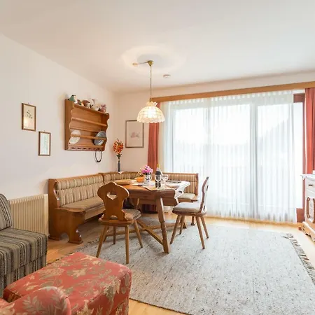 Holzer Apartment *